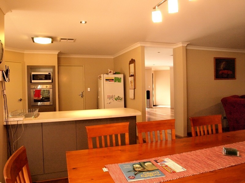 4 Aurora Drive, Atwell WA 6164