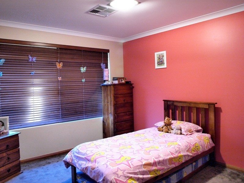 4 Aurora Drive, Atwell WA 6164