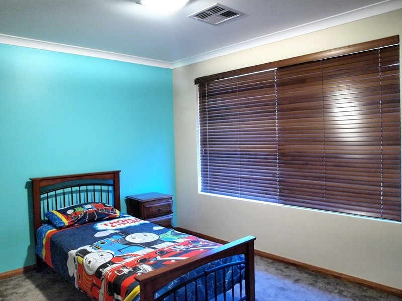 4 Aurora Drive, Atwell WA 6164