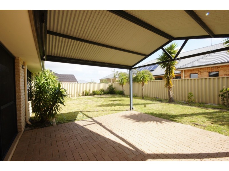 4 Aurora Drive, Atwell WA 6164