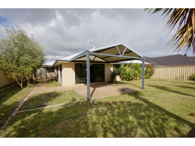 4 Aurora Drive, Atwell WA 6164
