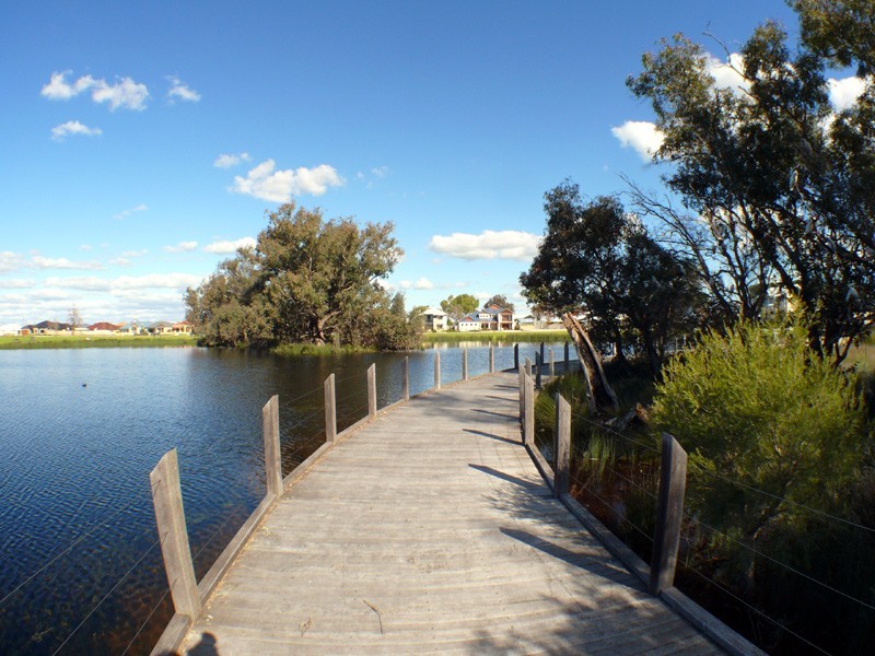 4 Aurora Drive, Atwell WA 6164