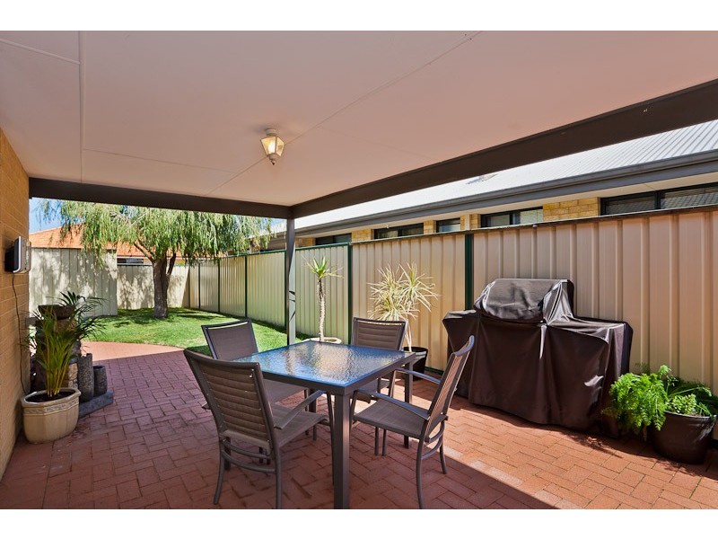 18 Reeves Entrance, Success WA 6164