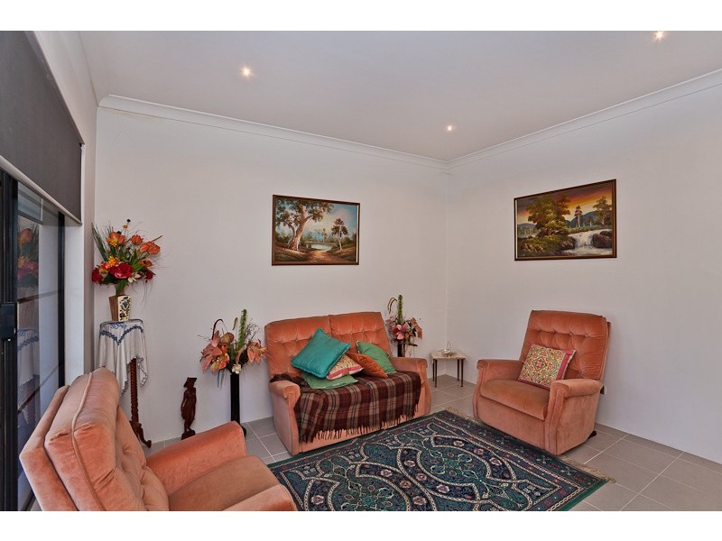 18 Kelang Road, Wattle Grove WA 6107