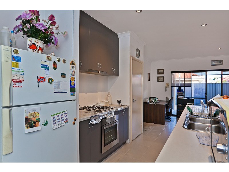 18 Kelang Road, Wattle Grove WA 6107