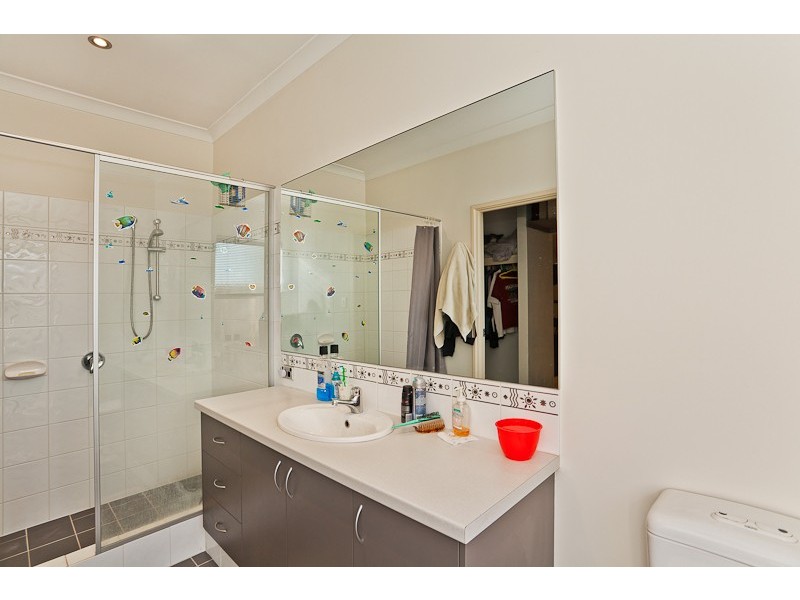 18 Kelang Road, Wattle Grove WA 6107