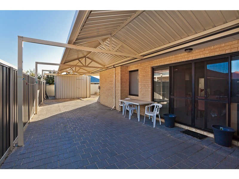 18 Kelang Road, Wattle Grove WA 6107