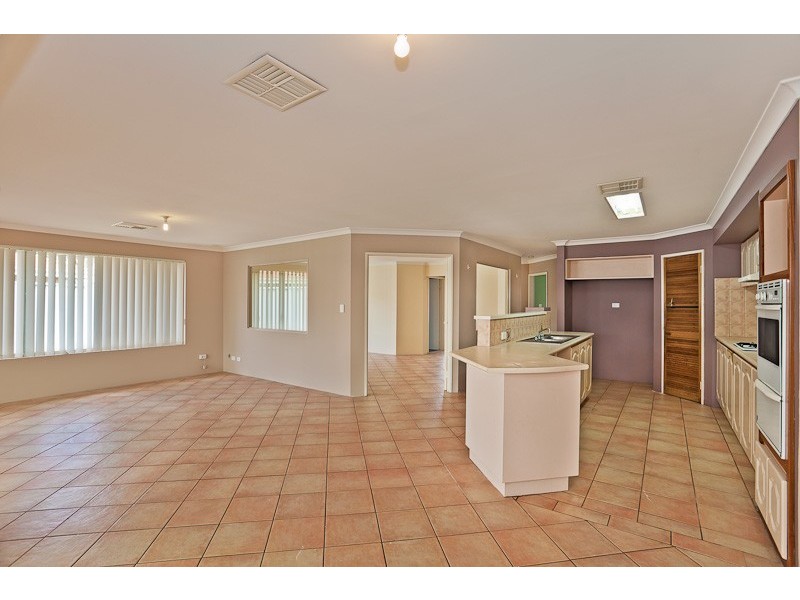 8 Touchell Retreat, Atwell WA 6164