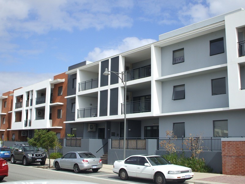 34/2 stockton, Cockburn Central WA 6164