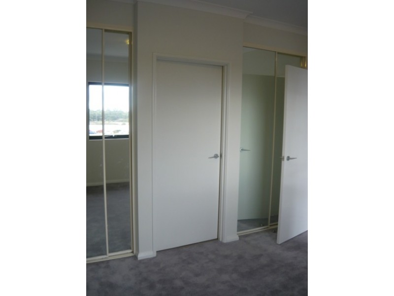 34/2 stockton, Cockburn Central WA 6164