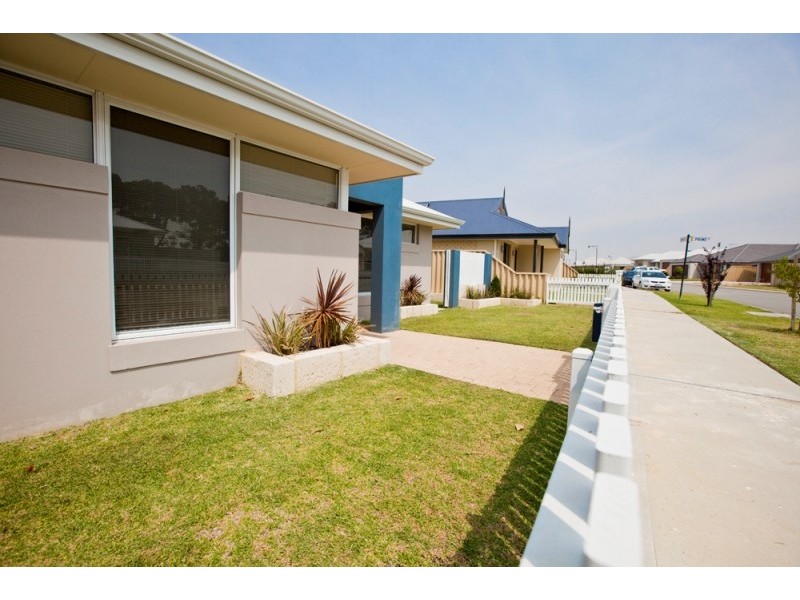 9 Aromatic Crescent, Atwell WA 6164