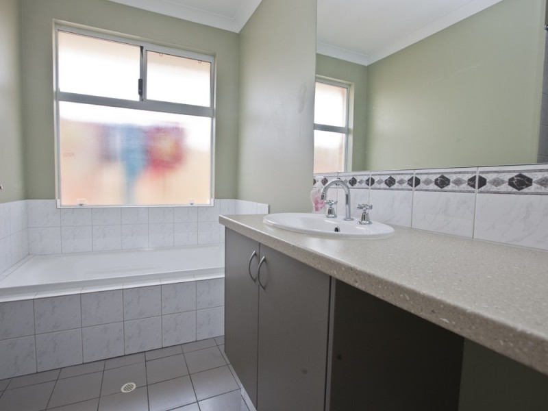 9 Aromatic Crescent, Atwell WA 6164