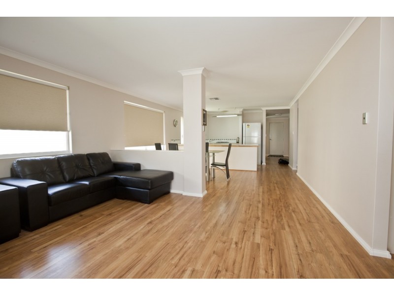 9 Aromatic Crescent, Atwell WA 6164