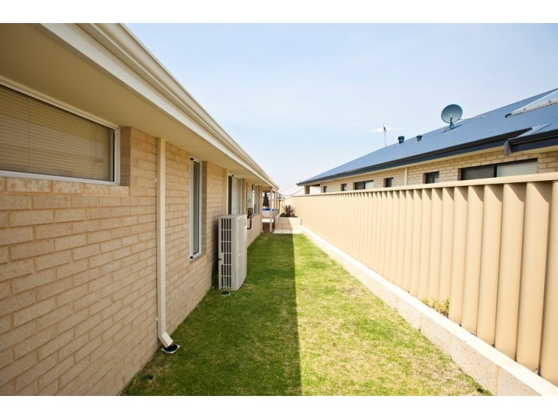 9 Aromatic Crescent, Atwell WA 6164