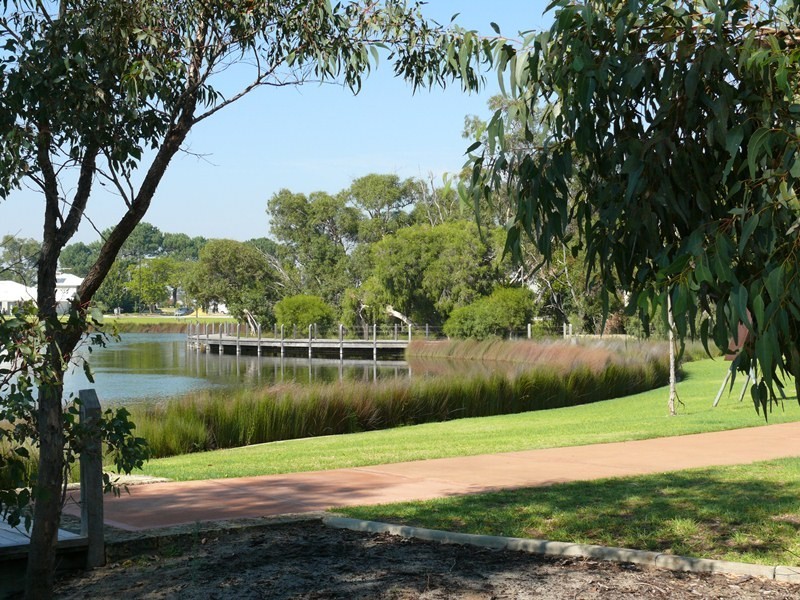 9 Aromatic Crescent, Atwell WA 6164