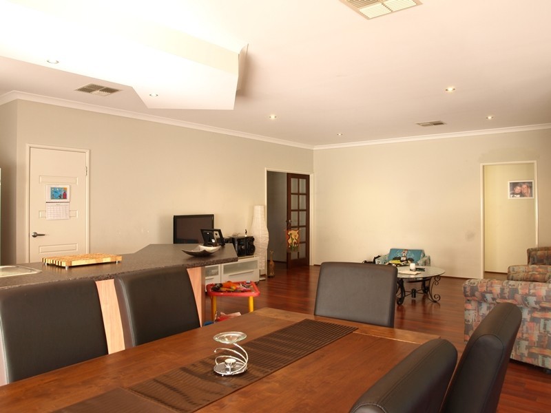 14 Crossville Way, Success WA 6164