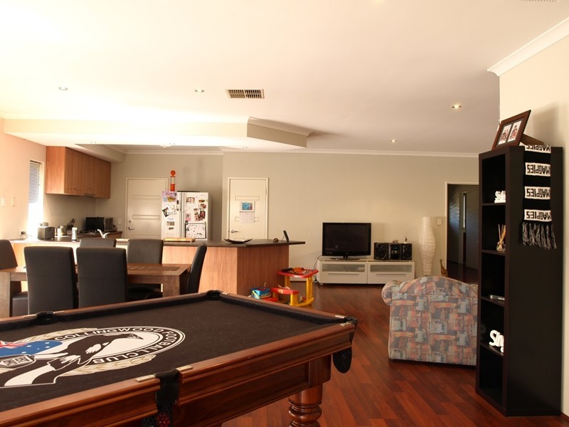 14 Crossville Way, Success WA 6164