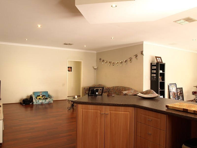 14 Crossville Way, Success WA 6164