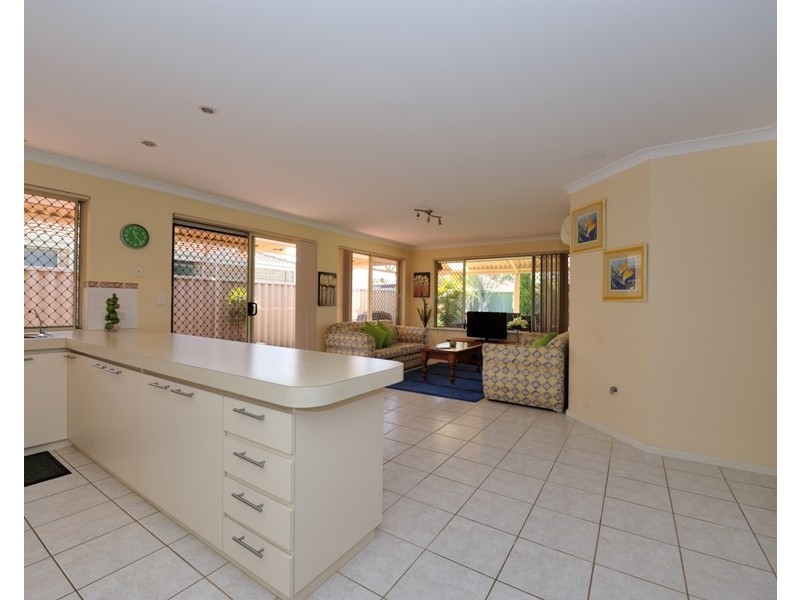 13 Tourner Retreat, Atwell WA 6164