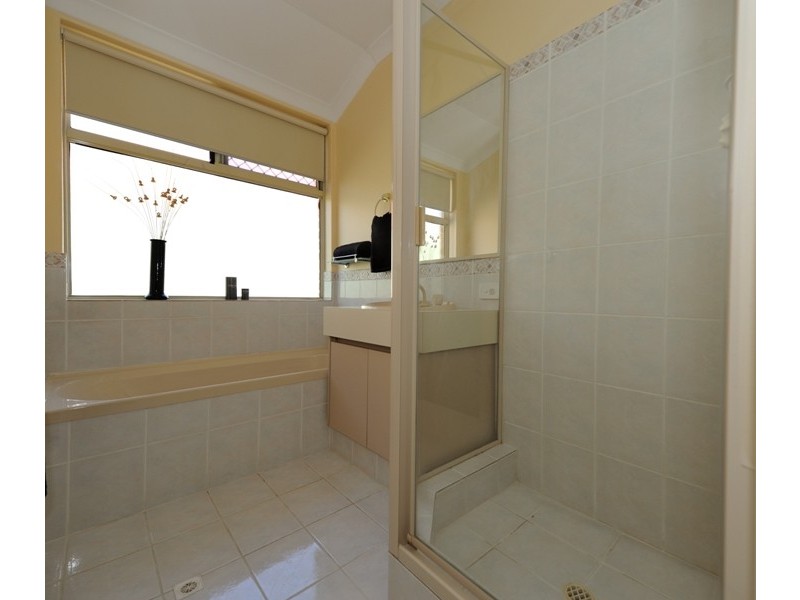 13 Tourner Retreat, Atwell WA 6164