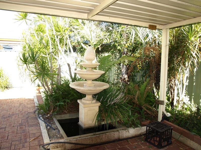 16 Tozer Loop, Atwell WA 6164