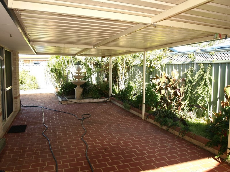 16 Tozer Loop, Atwell WA 6164