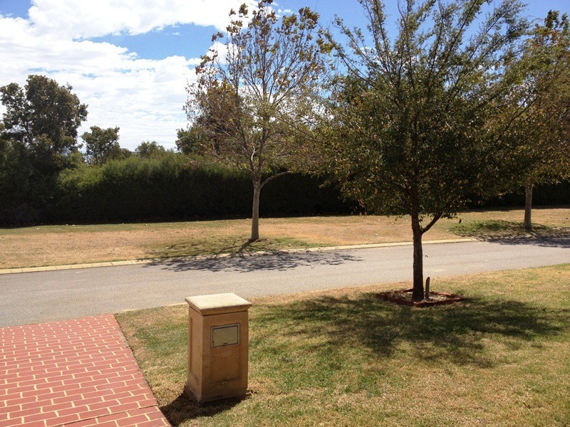 16 Tozer Loop, Atwell WA 6164