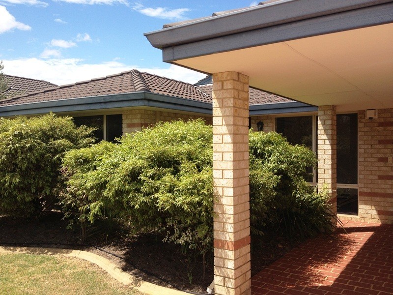 16 Tozer Loop, Atwell WA 6164