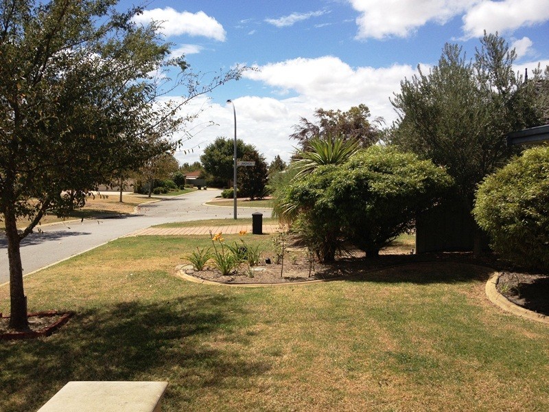 16 Tozer Loop, Atwell WA 6164