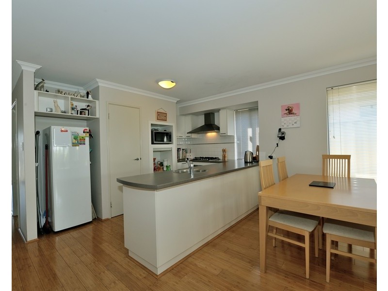 7 Essence Bend, Atwell WA 6164