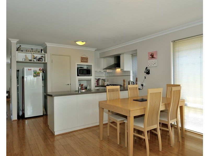 7 Essence Bend, Atwell WA 6164