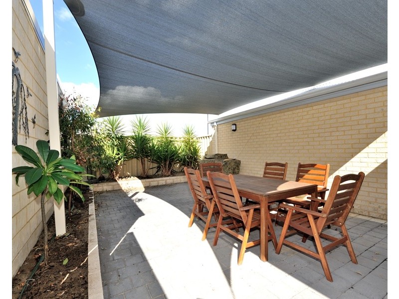 7 Essence Bend, Atwell WA 6164