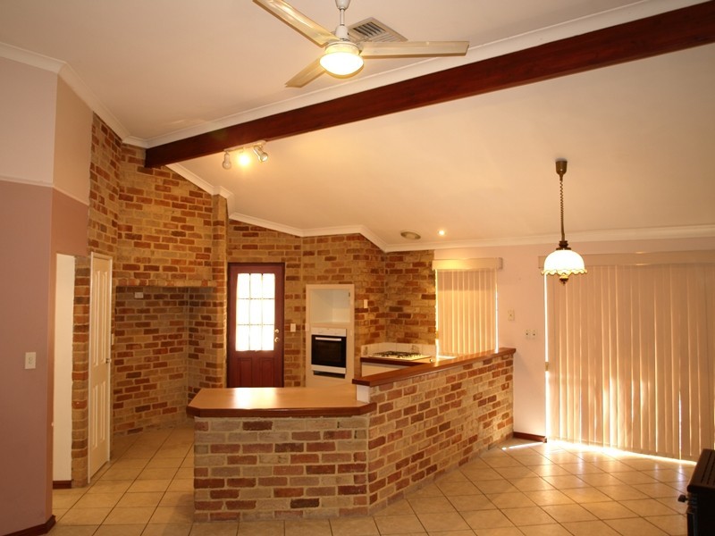 2 Chase Mews, Atwell WA 6164