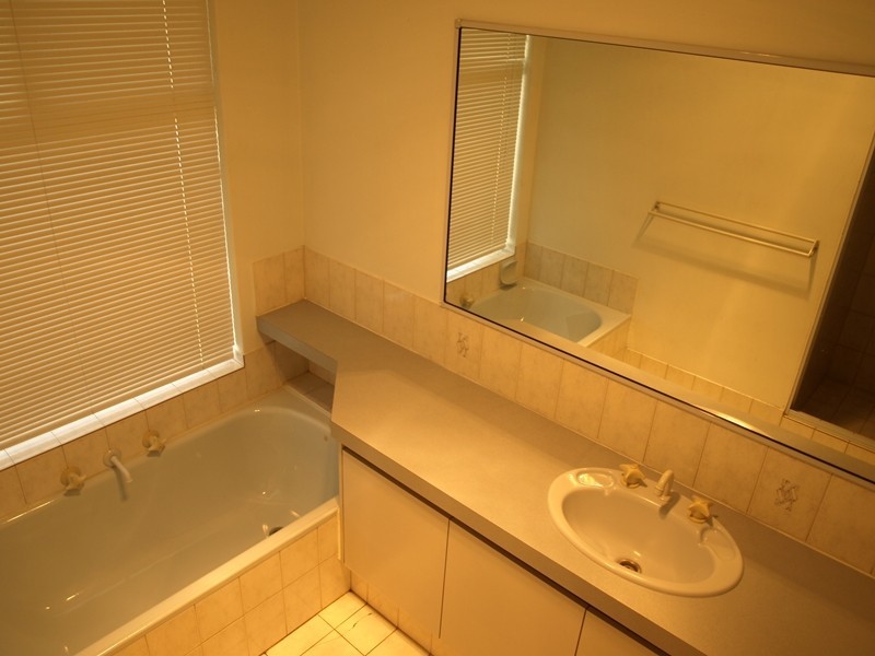 2 Chase Mews, Atwell WA 6164