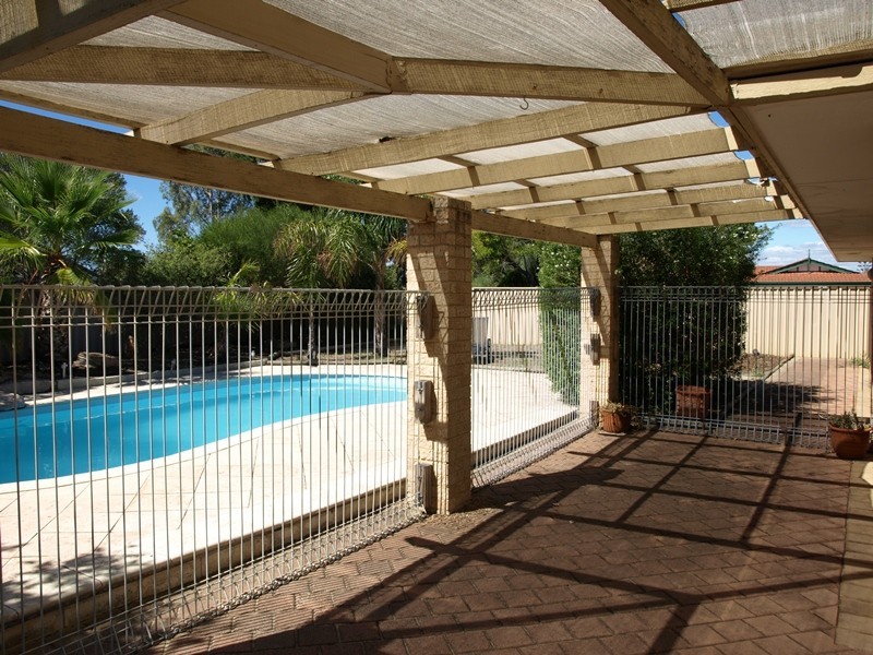 2 Chase Mews, Atwell WA 6164