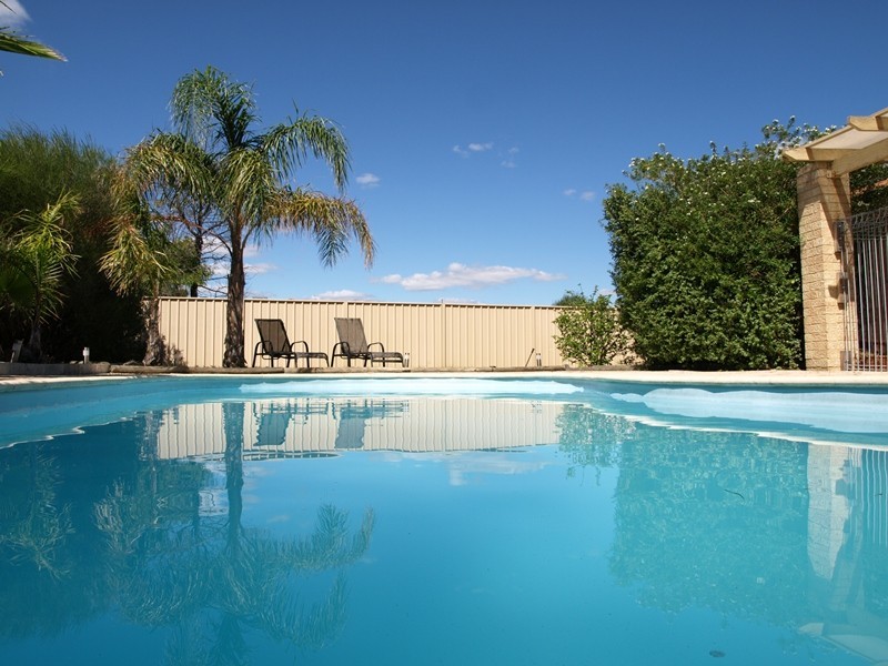 2 Chase Mews, Atwell WA 6164