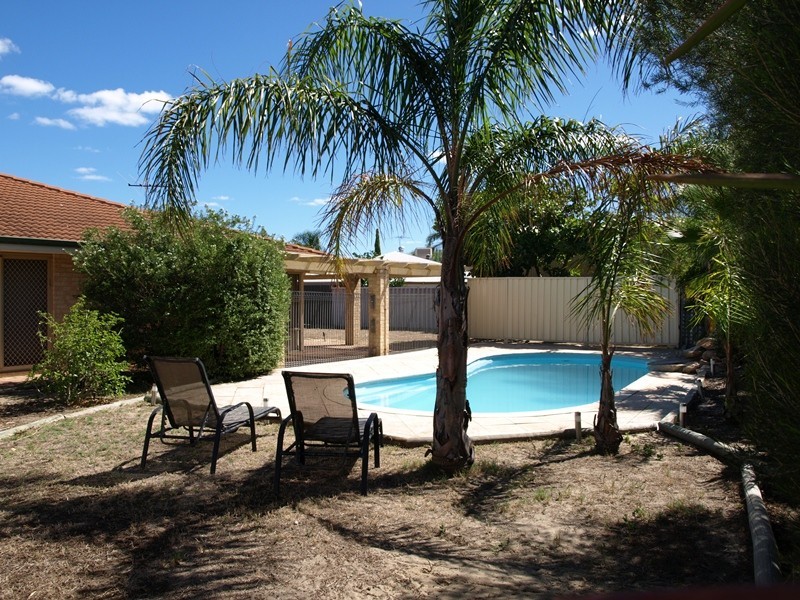 2 Chase Mews, Atwell WA 6164