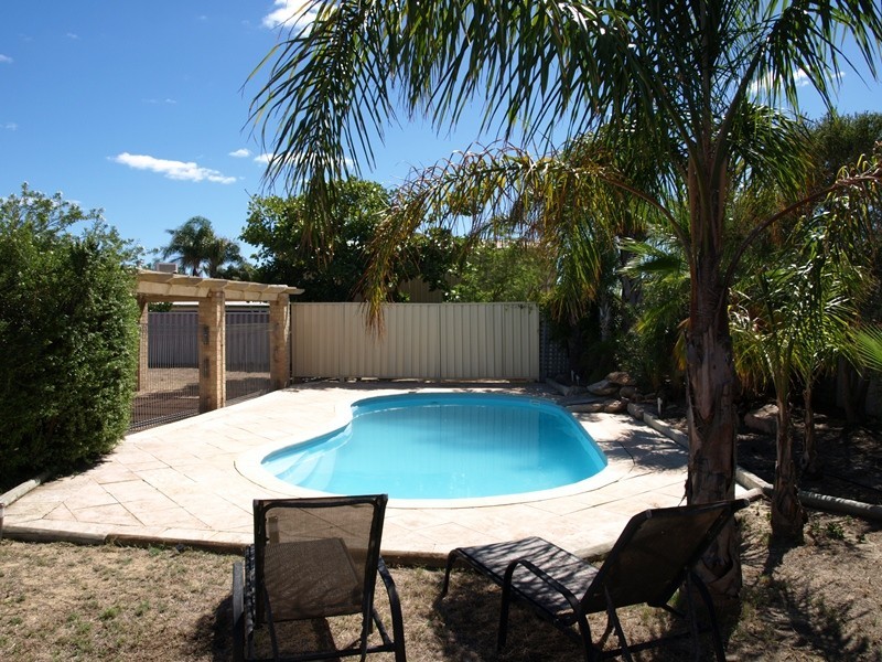 2 Chase Mews, Atwell WA 6164