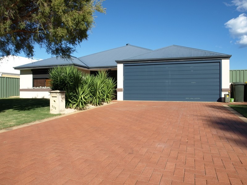 222 Tapper Road, Atwell WA 6164