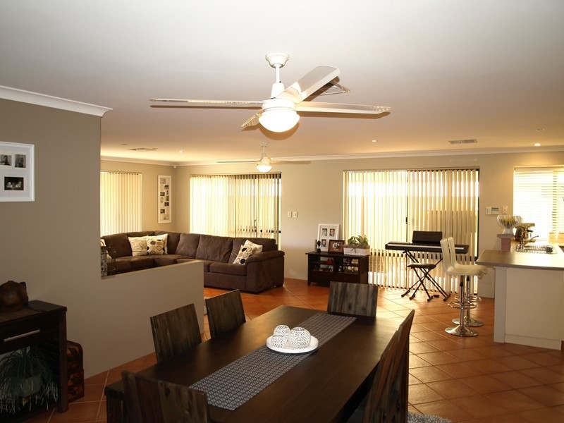 222 Tapper Road, Atwell WA 6164