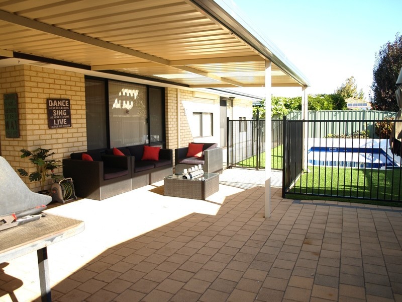 222 Tapper Road, Atwell WA 6164