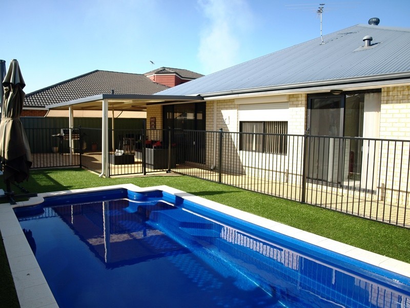 222 Tapper Road, Atwell WA 6164