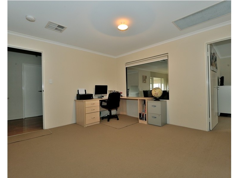 1 Giverny Gdns, Aubin Grove WA 6164