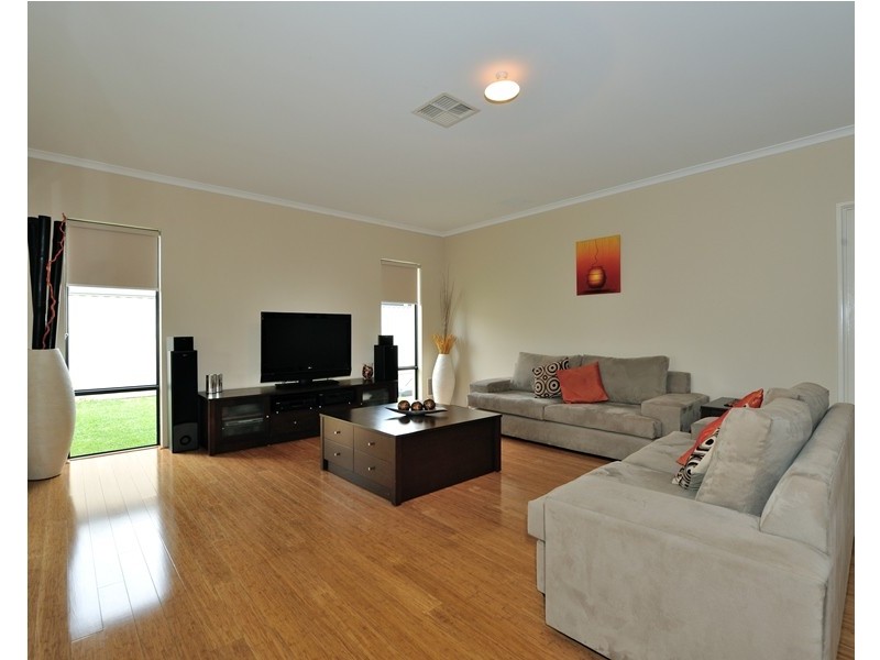 1 Giverny Gdns, Aubin Grove WA 6164