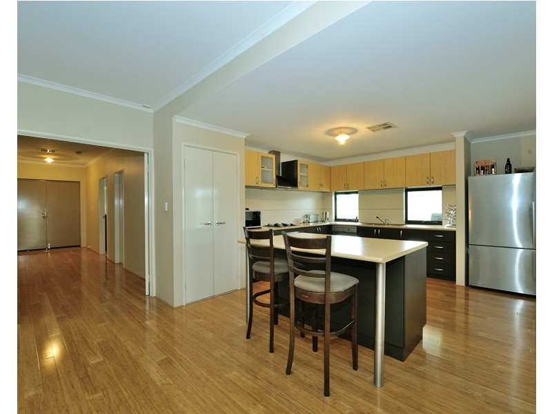 1 Giverny Gdns, Aubin Grove WA 6164