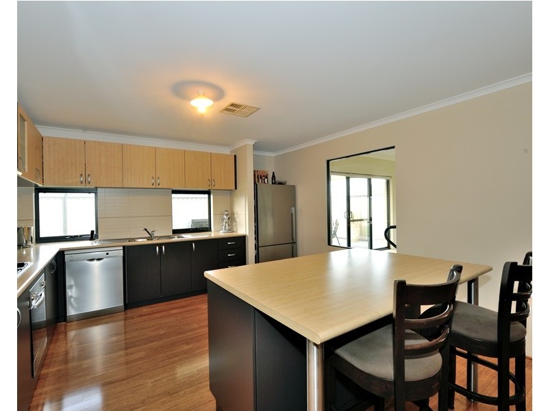 1 Giverny Gdns, Aubin Grove WA 6164