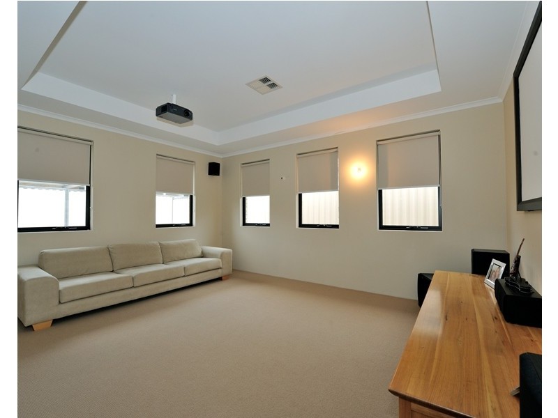 1 Giverny Gdns, Aubin Grove WA 6164