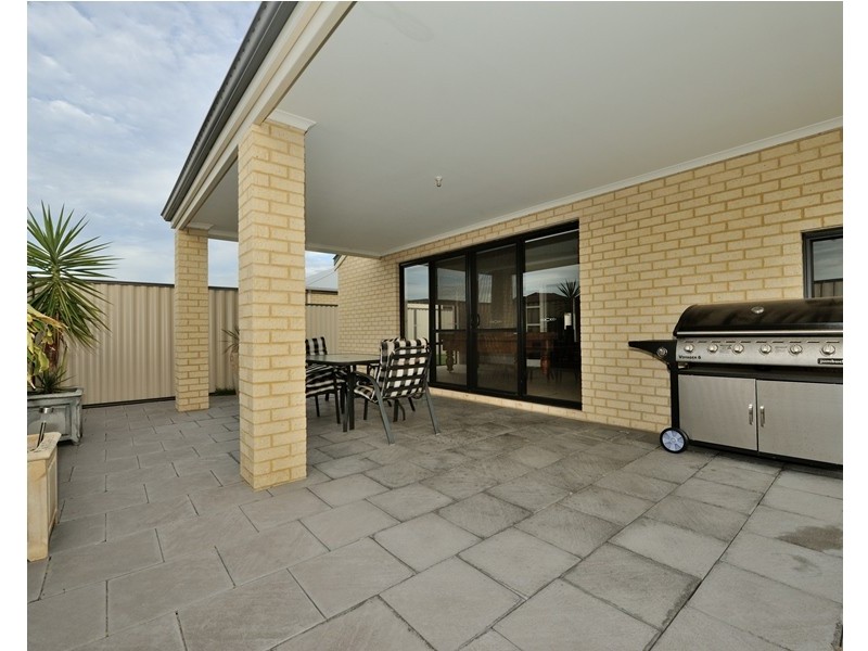 1 Giverny Gdns, Aubin Grove WA 6164