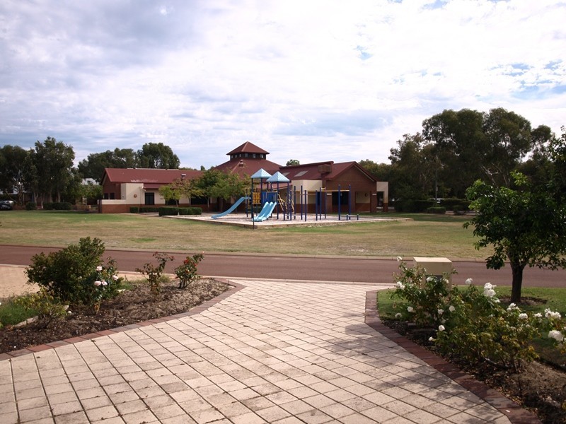 3 Wilmot Close, Atwell WA 6164