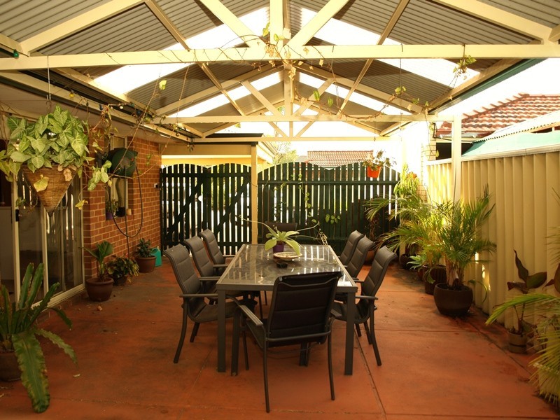 18 McGuckin Close, Atwell WA 6164